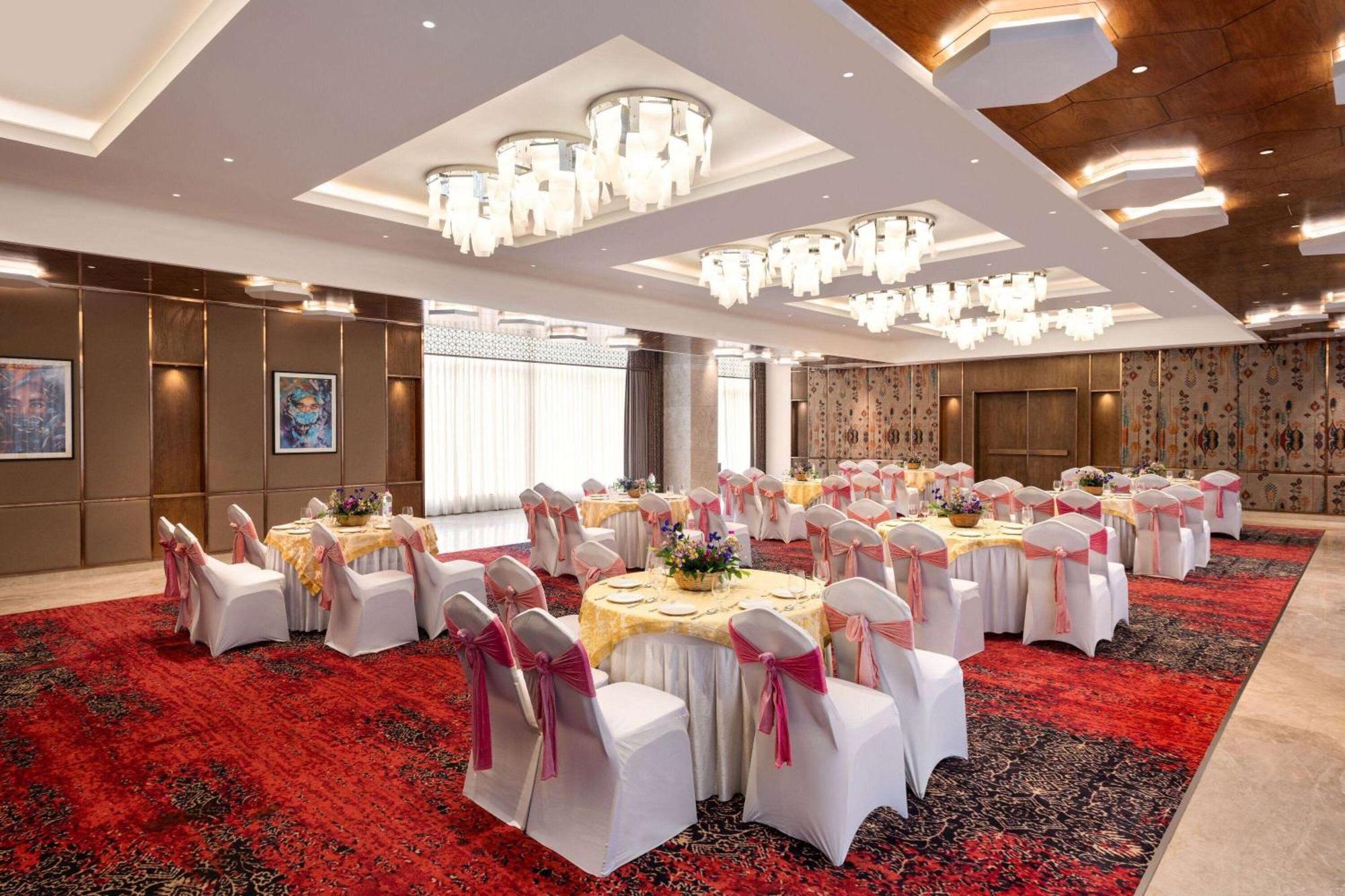 Ramada By Wyndham Gorakhpur Gorakhnath Mandir Road Hotel Exterior photo