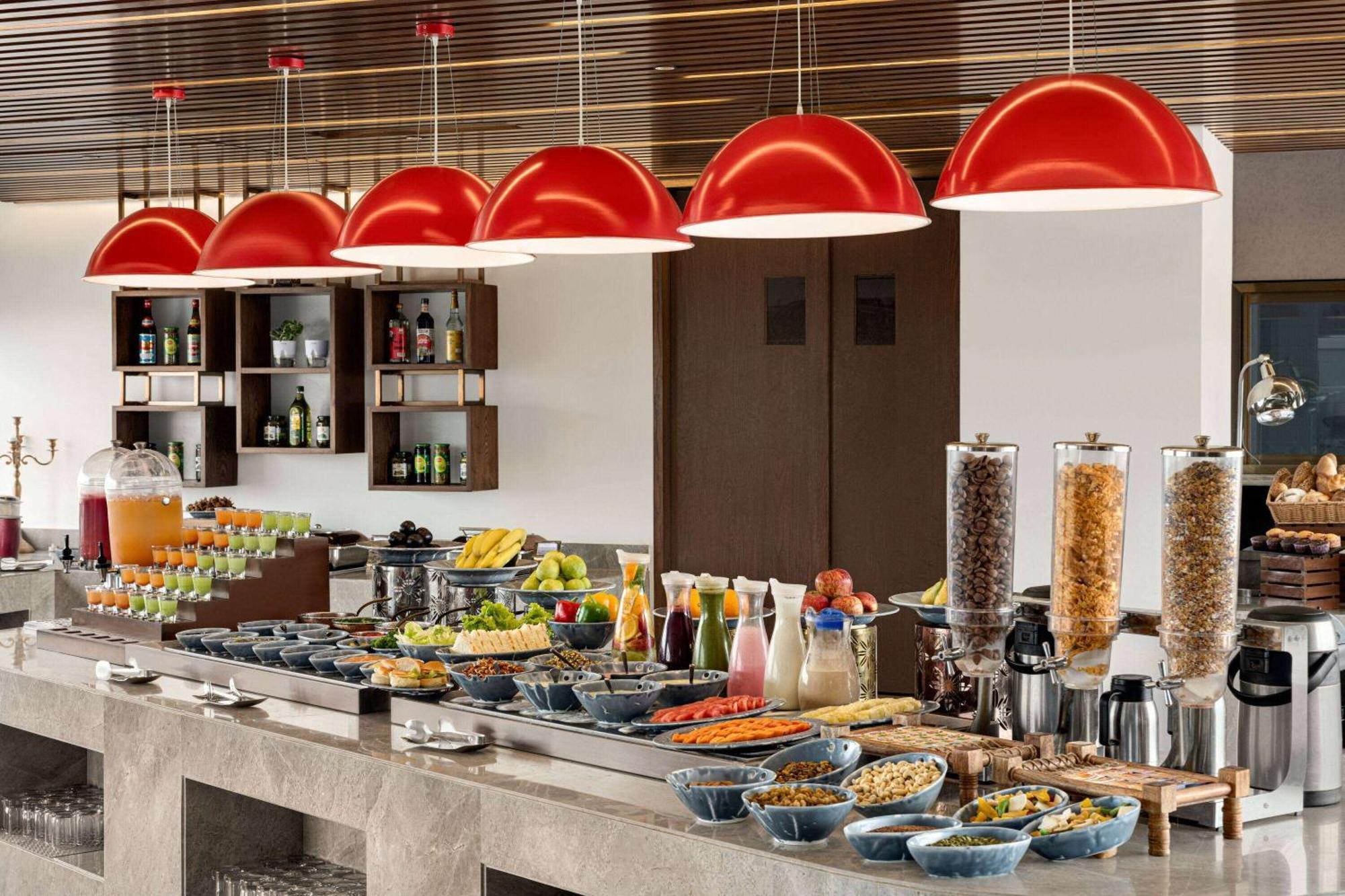 Ramada By Wyndham Gorakhpur Gorakhnath Mandir Road Hotel Exterior photo